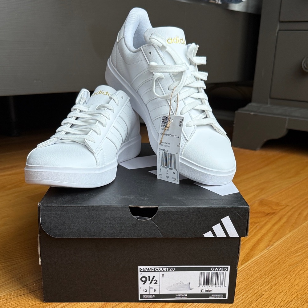 NEW 🆕 adidas White Low-Top Leather Sneakers with Gold Logo Grand Court